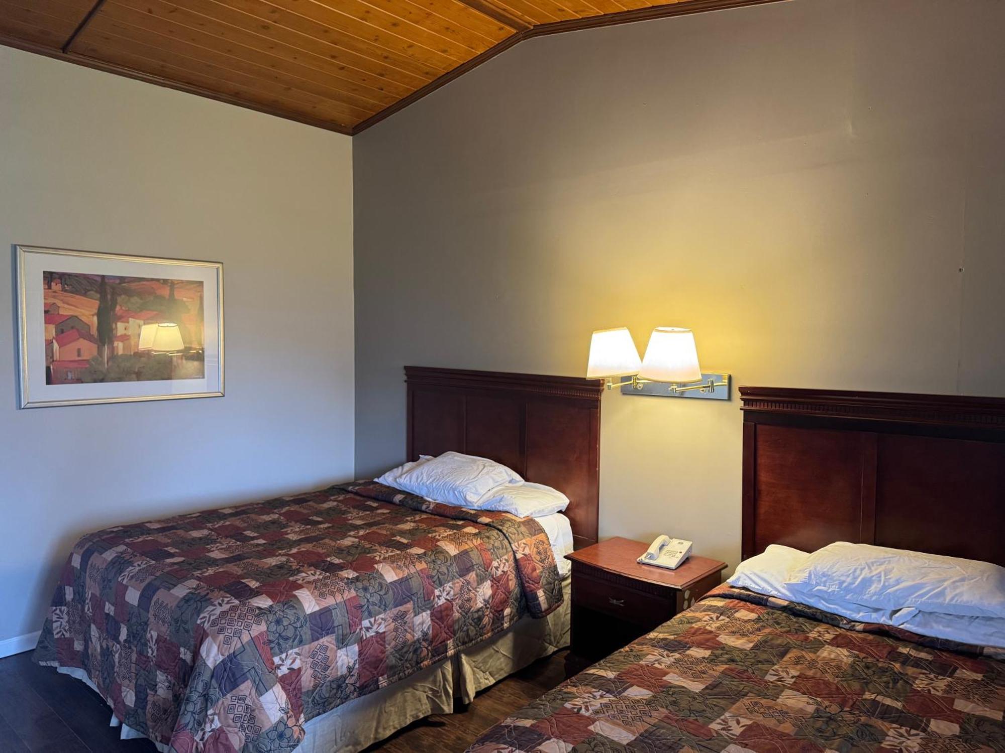 Town & Country Motel Clinton 外观 照片