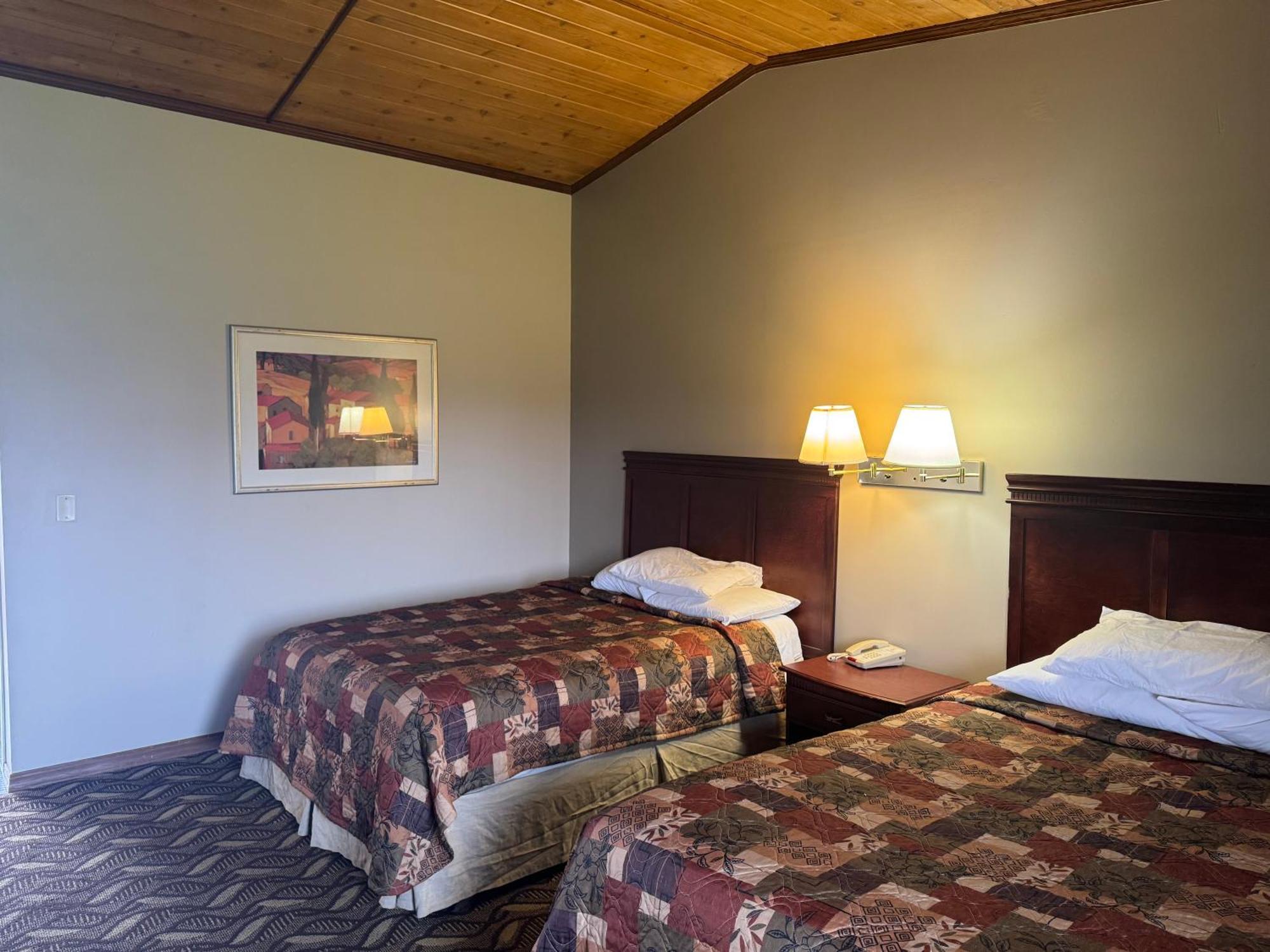 Town & Country Motel Clinton 外观 照片