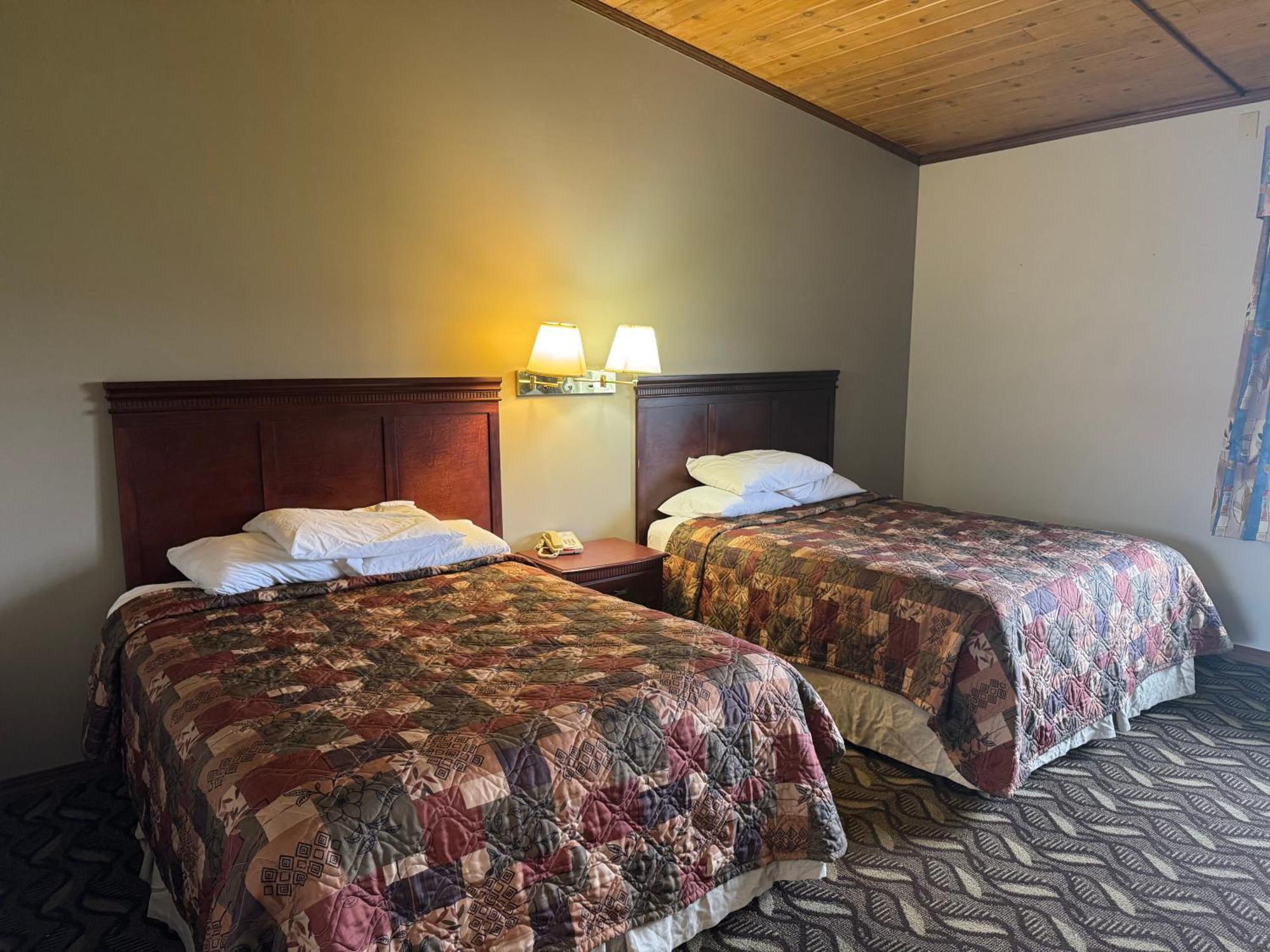 Town & Country Motel Clinton 外观 照片