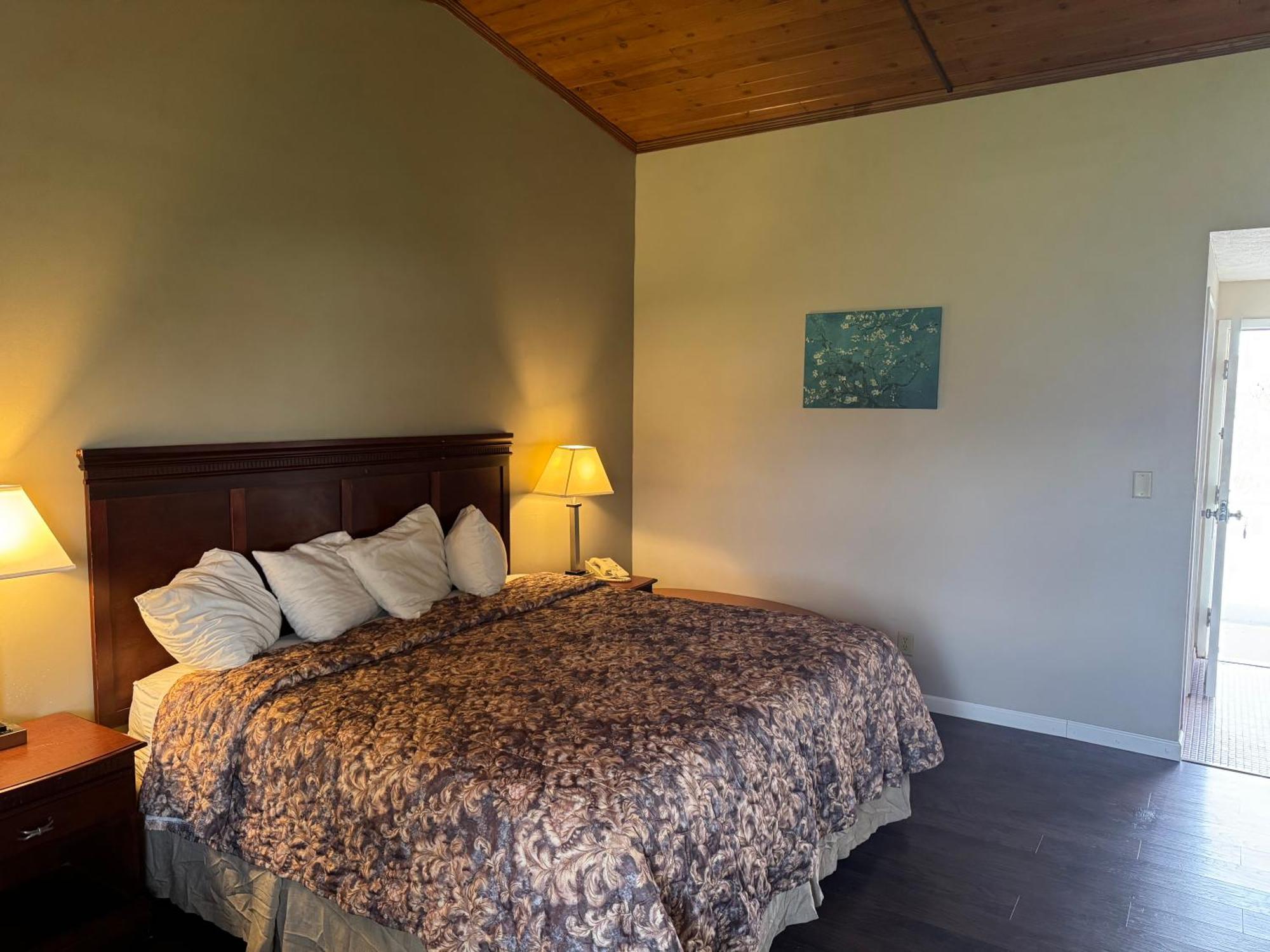 Town & Country Motel Clinton 外观 照片